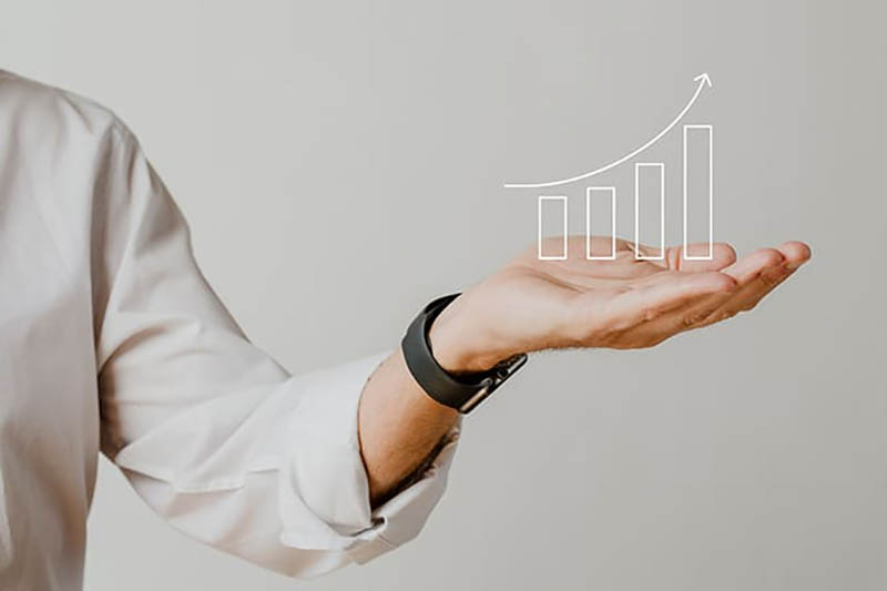 La Inteligencia Artificial y el Futuro del Crecimiento Económico: Una Revolución Imparable