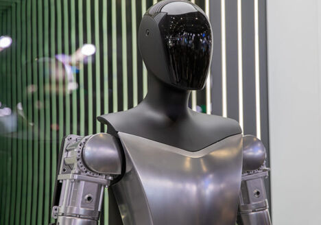 Revolution Robotics presenta el sorprendente Tesla Bot