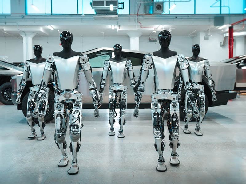 Revolution Robotics presenta el sorprendente Tesla Bot